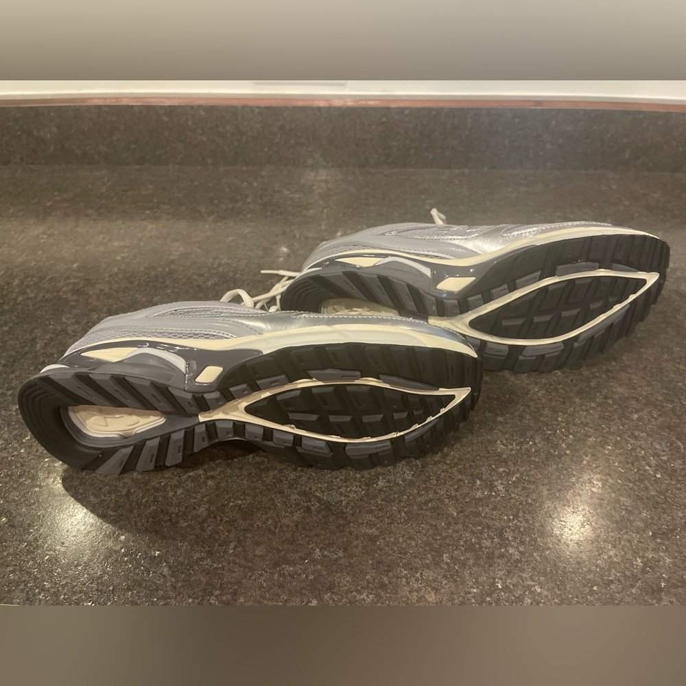 Under Armour HOVR Apparition grey/silver sz 9.5 Men’s - Picture 4 of 6